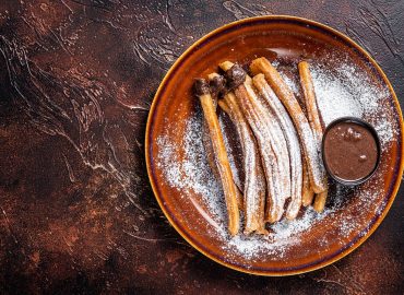 Churros: Tarçın ve Çikolatanın Büyülü Dansı